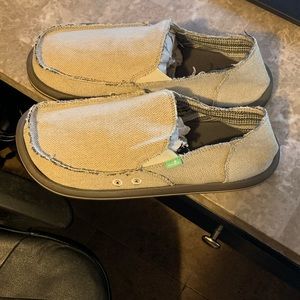 Sanuk Hemp Sidewalk Slip-ons - new without tags